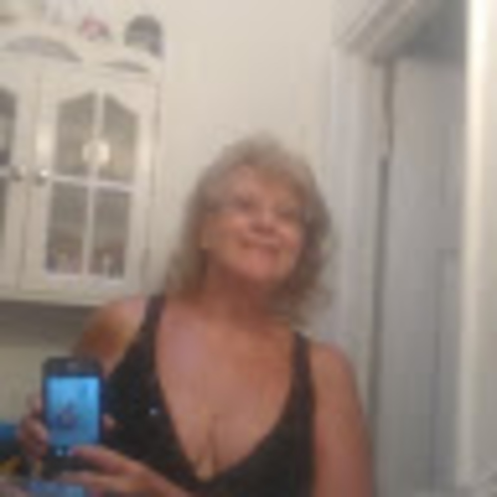 Meet your Posher, Monica